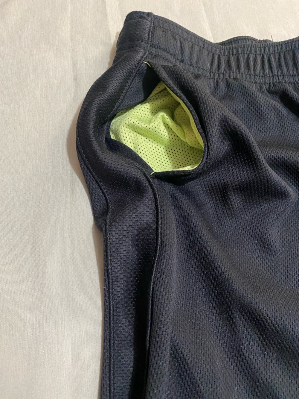 Boy, black pants size 8/10 - Picture 3 of 3